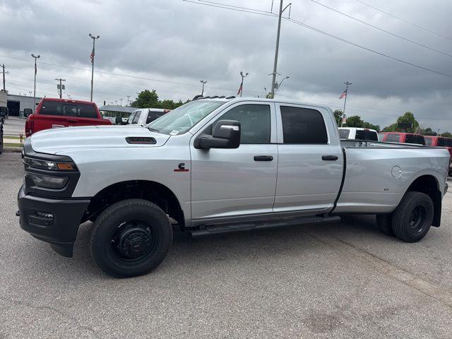 2026 RAM Ram 3500 RAM 3500 TRADESMAN CREW CAB 4X4 8 BOX