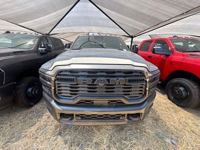 2026 RAM Ram 3500 RAM 3500 TRADESMAN CREW CAB 4X4 8 BOX