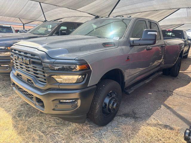2026 RAM Ram 3500 RAM 3500 TRADESMAN CREW CAB 4X4 8 BOX