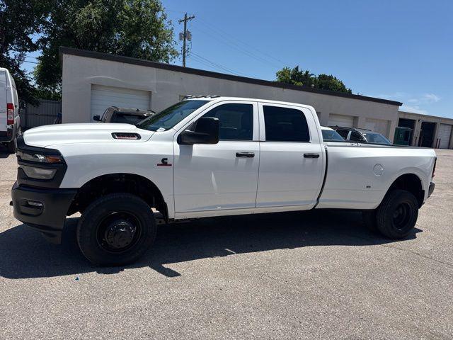 2026 RAM Ram 3500 RAM 3500 TRADESMAN CREW CAB 4X4 8 BOX