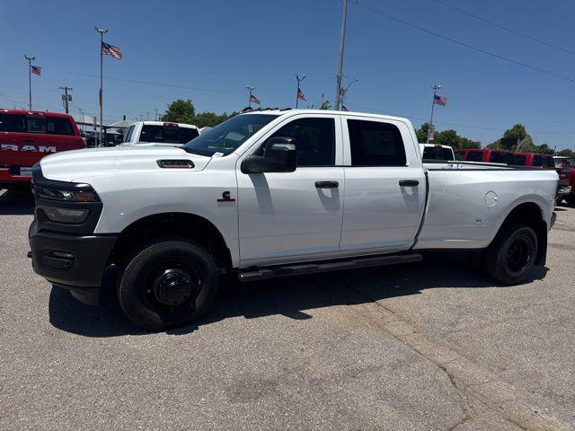 2026 RAM Ram 3500 RAM 3500 TRADESMAN CREW CAB 4X4 8 BOX