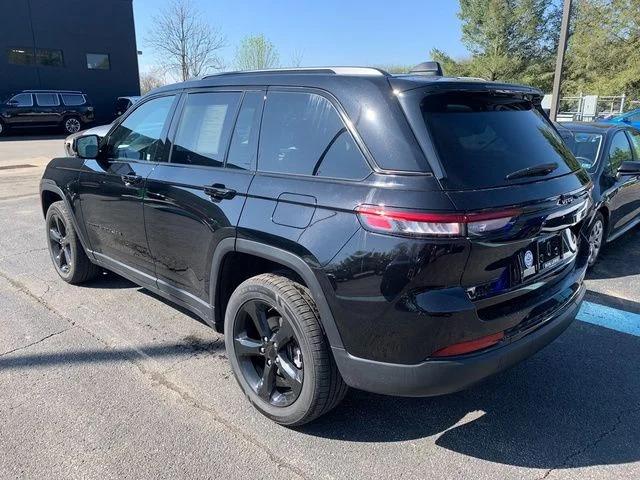 2023 Jeep Grand Cherokee Limited 4x4 2023 Jeep Grand Cherokee Limited 4x4