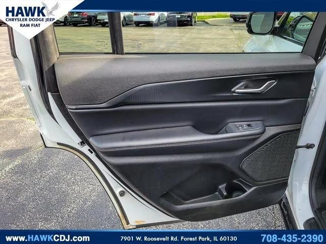 2023 Jeep Grand Cherokee L Altitude 4x2