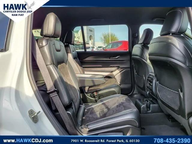 2023 Jeep Grand Cherokee L Altitude 4x2