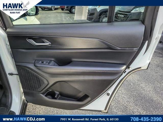2023 Jeep Grand Cherokee L Altitude 4x2