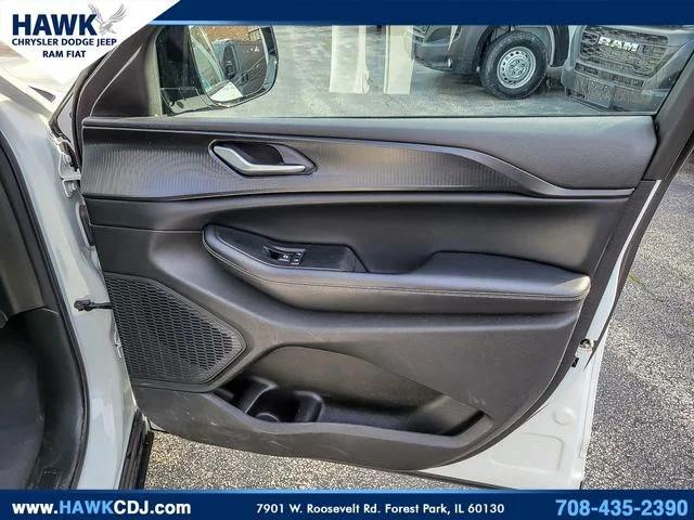 2023 Jeep Grand Cherokee L Altitude 4x2