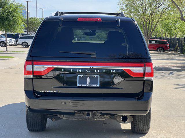 2017 Lincoln Navigator Select