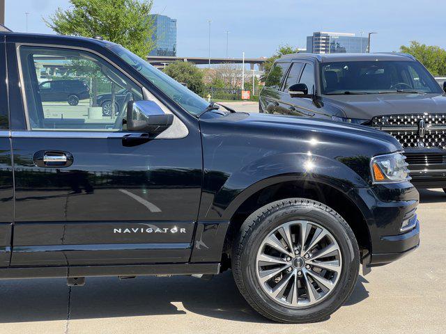 2017 Lincoln Navigator Select