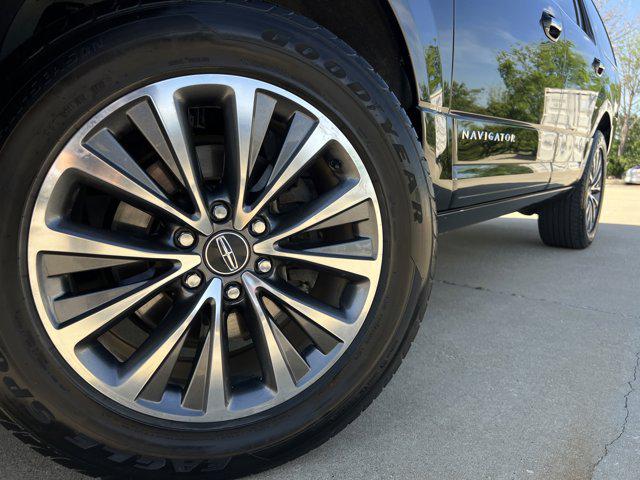 2017 Lincoln Navigator Select