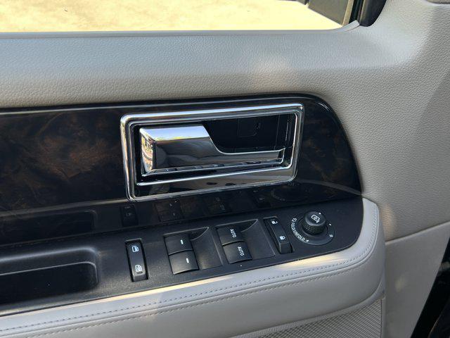 2017 Lincoln Navigator Select