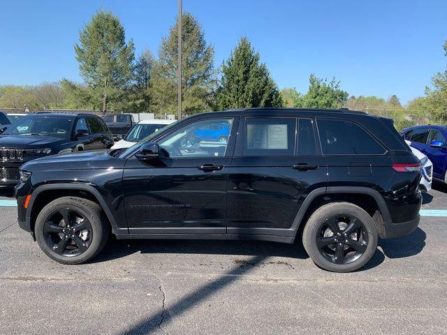 2023 Jeep Grand Cherokee Limited 4x4 2023 Jeep Grand Cherokee Limited 4x4