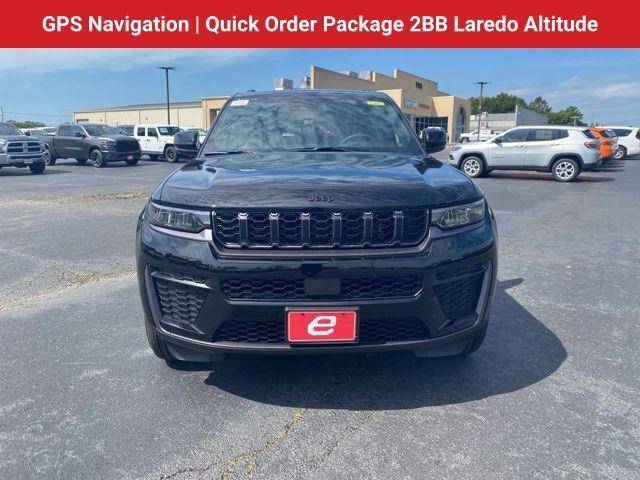 2026 Jeep Grand Cherokee GRAND CHEROKEE LAREDO ALTITUDE 4X2