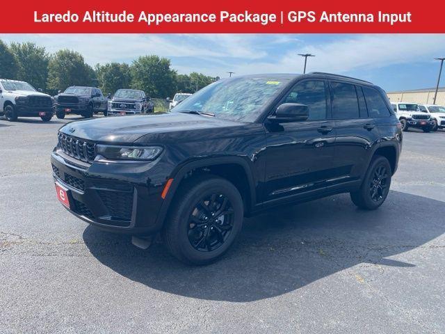 2026 Jeep Grand Cherokee GRAND CHEROKEE LAREDO ALTITUDE 4X2