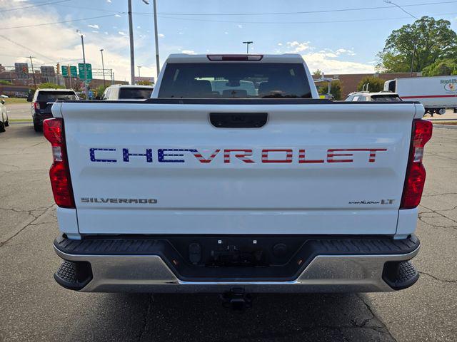 2022 Chevrolet Silverado 1500 4WD Crew Cab Standard Bed LT