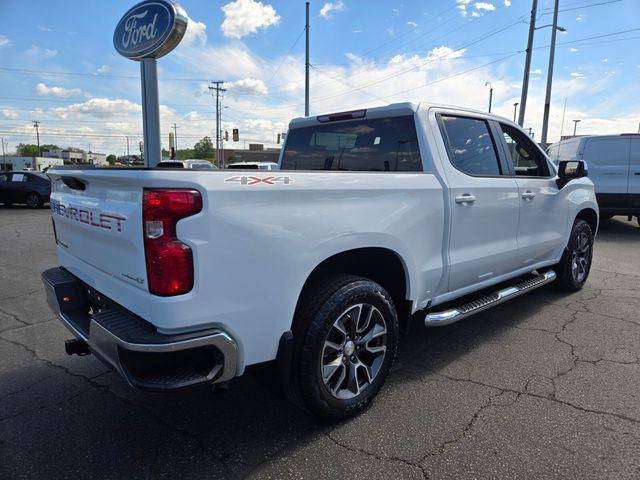 2022 Chevrolet Silverado 1500 4WD Crew Cab Standard Bed LT