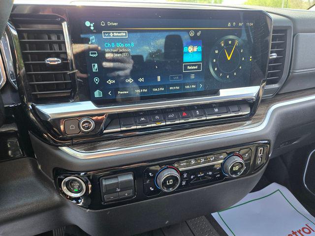 2022 Chevrolet Silverado 1500 4WD Crew Cab Standard Bed LT