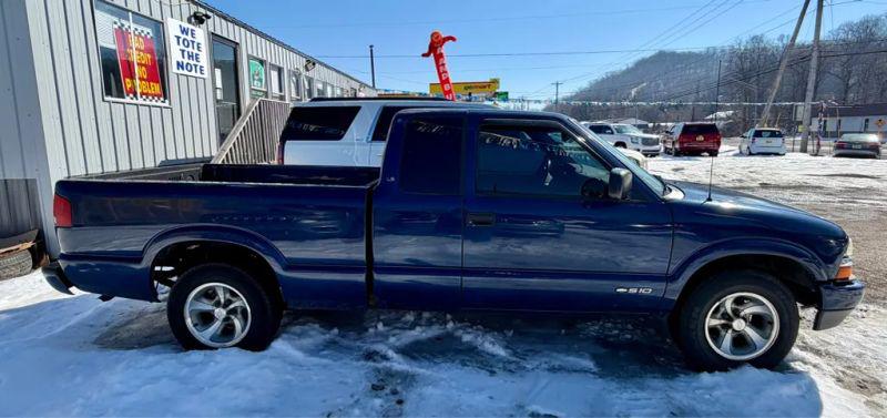 2002 Chevrolet S-10 LS