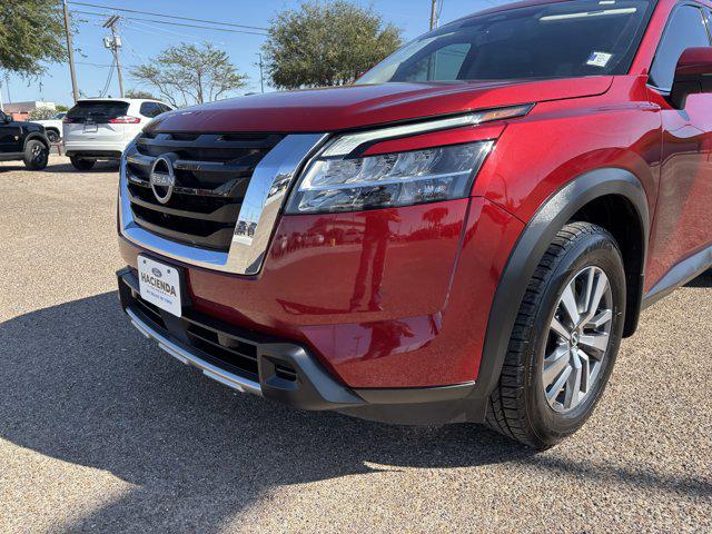 2023 Nissan Pathfinder SL FWD