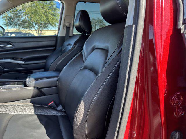 2023 Nissan Pathfinder SL FWD