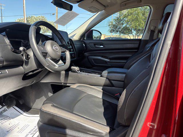 2023 Nissan Pathfinder SL FWD