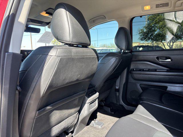 2023 Nissan Pathfinder SL FWD