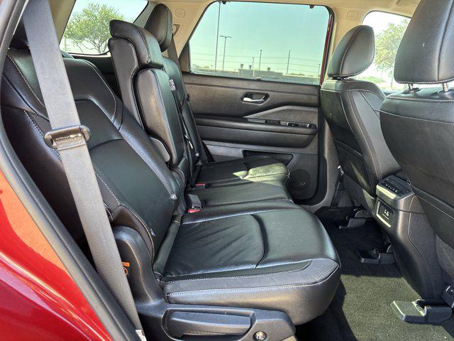 2023 Nissan Pathfinder SL FWD