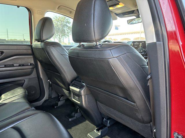 2023 Nissan Pathfinder SL FWD