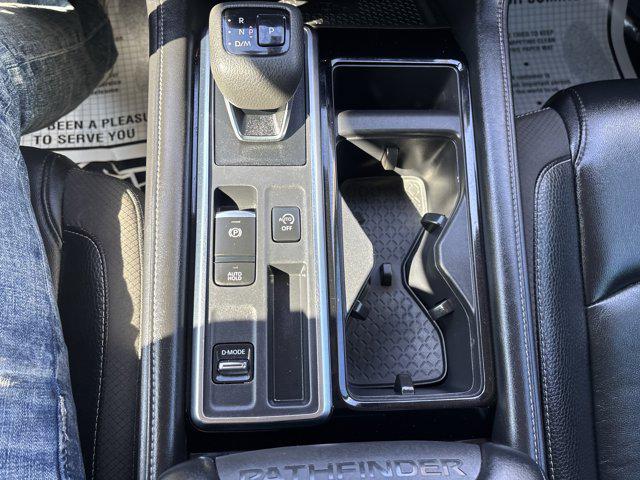 2023 Nissan Pathfinder SL FWD
