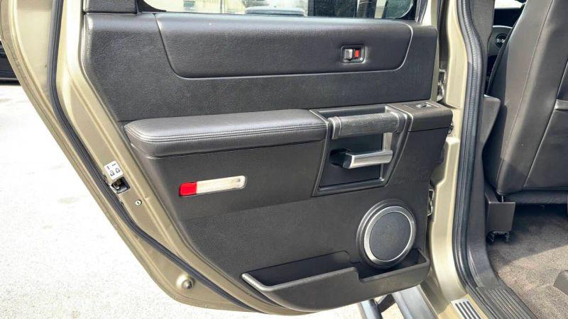 2006 HUMMER H2 Base