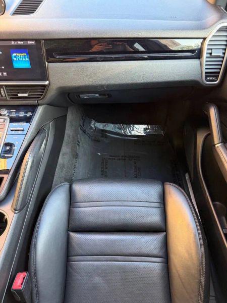 2019 Porsche Cayenne Base