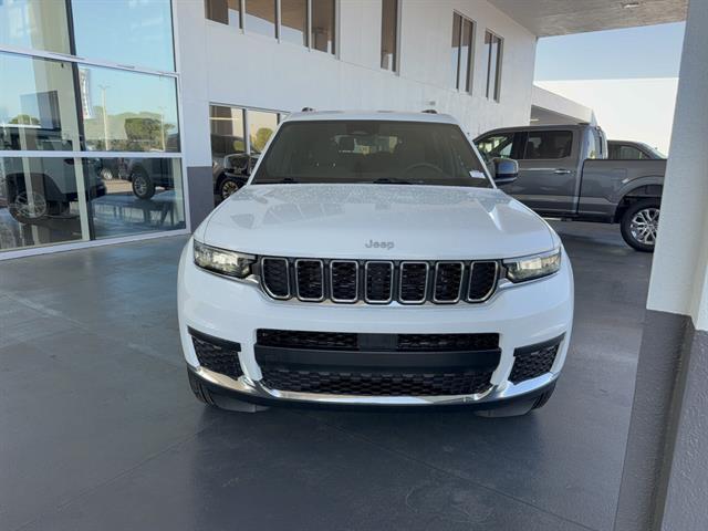 2025 Jeep Grand Cherokee L Laredo 4x4
