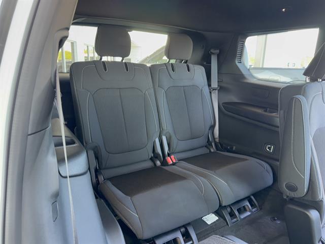 2025 Jeep Grand Cherokee L Laredo 4x4