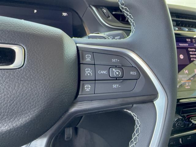 2025 Jeep Grand Cherokee L Laredo 4x4