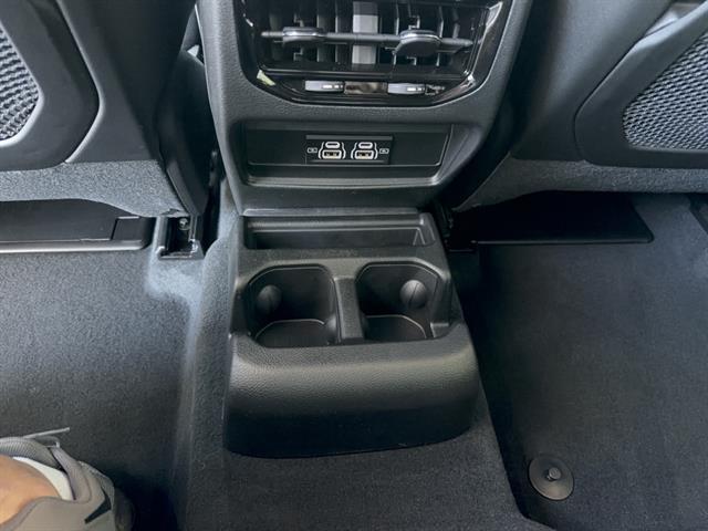 2025 Jeep Grand Cherokee L Laredo 4x4