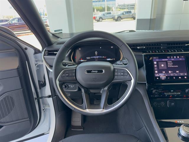 2025 Jeep Grand Cherokee L Laredo 4x4