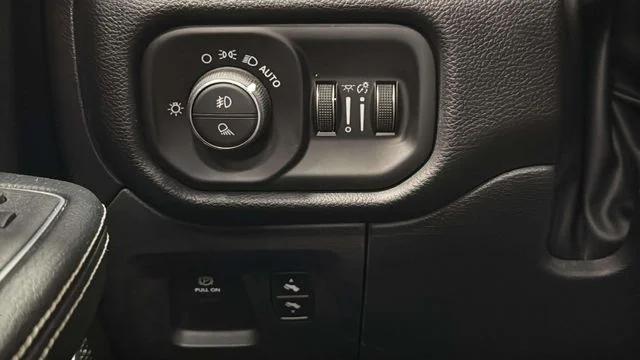 2022 Ram 1500 Laramie Crew Cab 4x4 5'7" Box