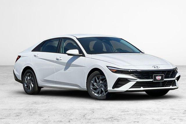 2026 Hyundai Elantra 1.6 HEV Blue's photo