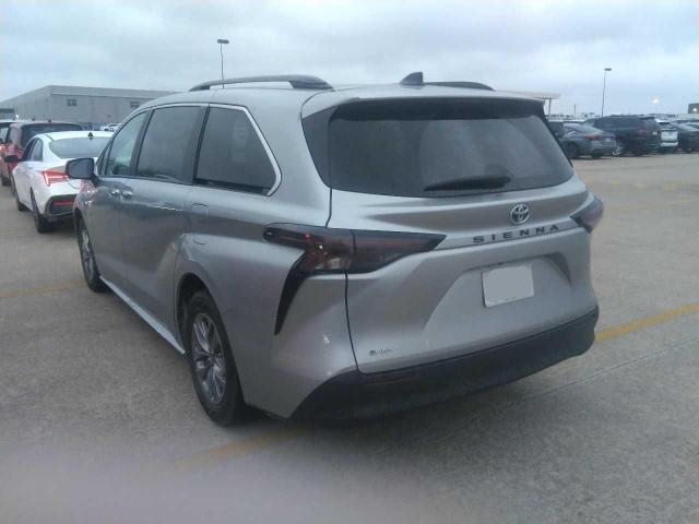 2025 Toyota Sienna XLE