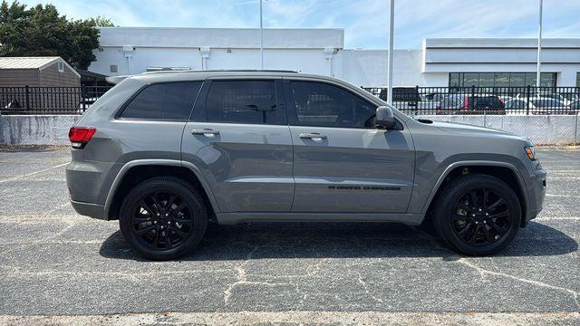 2022 Jeep Grand Cherokee Laredo X 4x2