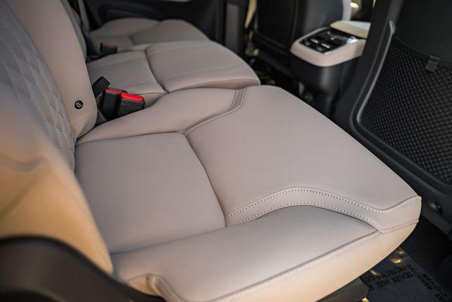 2026 Volvo XC90 Plus, B6 AWD Gas (mild hybrid), Gasoline, Bright, 7 Seats
