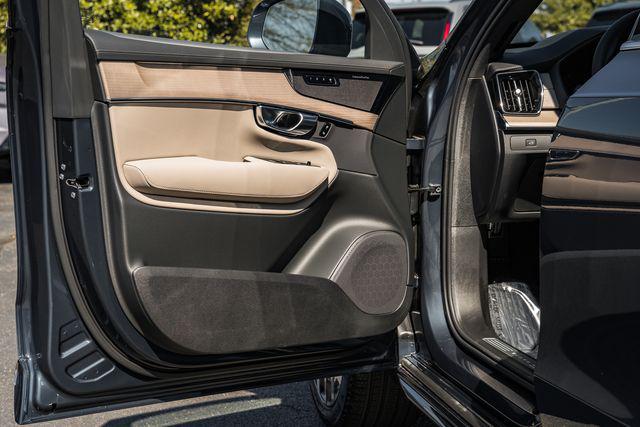2026 Volvo XC90 Plus, B6 AWD Gas (mild hybrid), Gasoline, Bright, 7 Seats