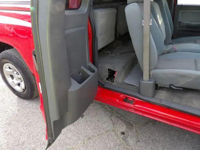 2005 Dodge Dakota ST