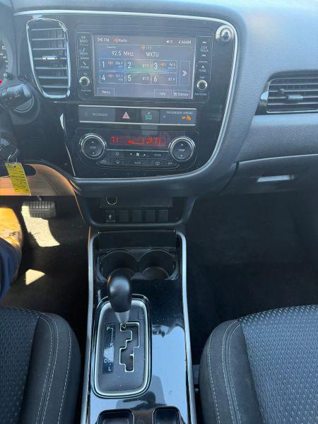 2019 Mitsubishi Outlander ES