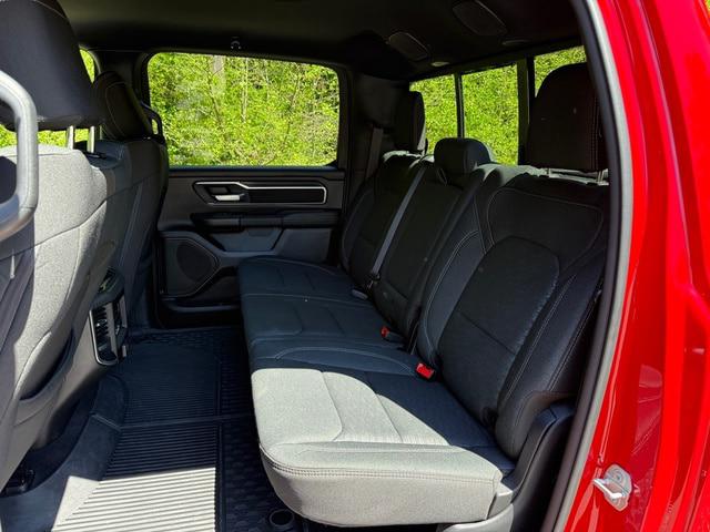 2025 Ram 1500 Big Horn Crew Cab 4x4 5'7" Box