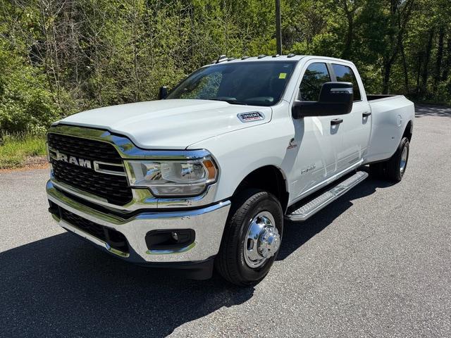 2024 Ram 3500 Big Horn Crew Cab 4x4 8' Box