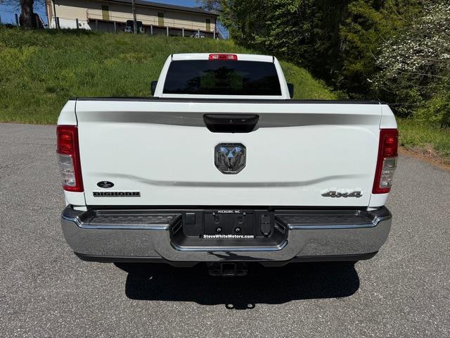 2024 Ram 3500 Big Horn Crew Cab 4x4 8' Box