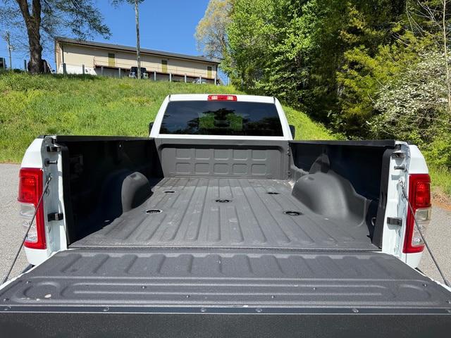 2024 Ram 3500 Big Horn Crew Cab 4x4 8' Box