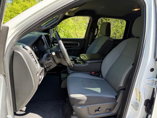 2024 Ram 3500 Big Horn Crew Cab 4x4 8' Box