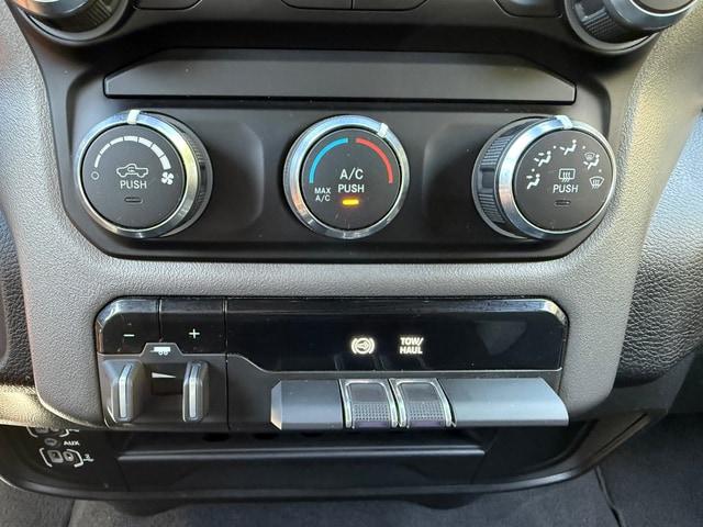 2024 Ram 3500 Big Horn Crew Cab 4x4 8' Box