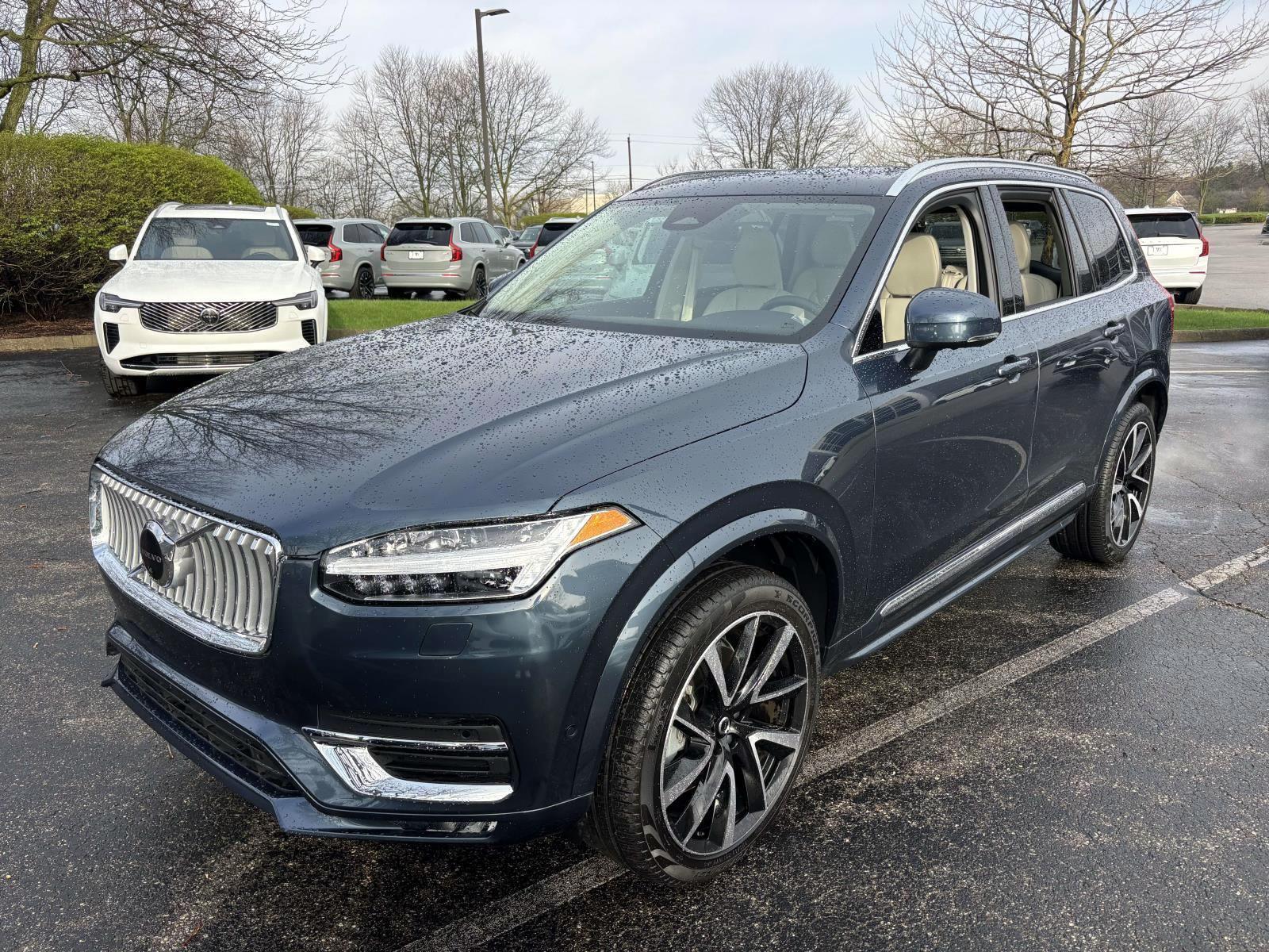 /2023 Volvo XC90
